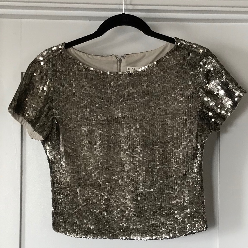 🚨Alice + Olivia Sarita Gold Sequin Crop Top🚨